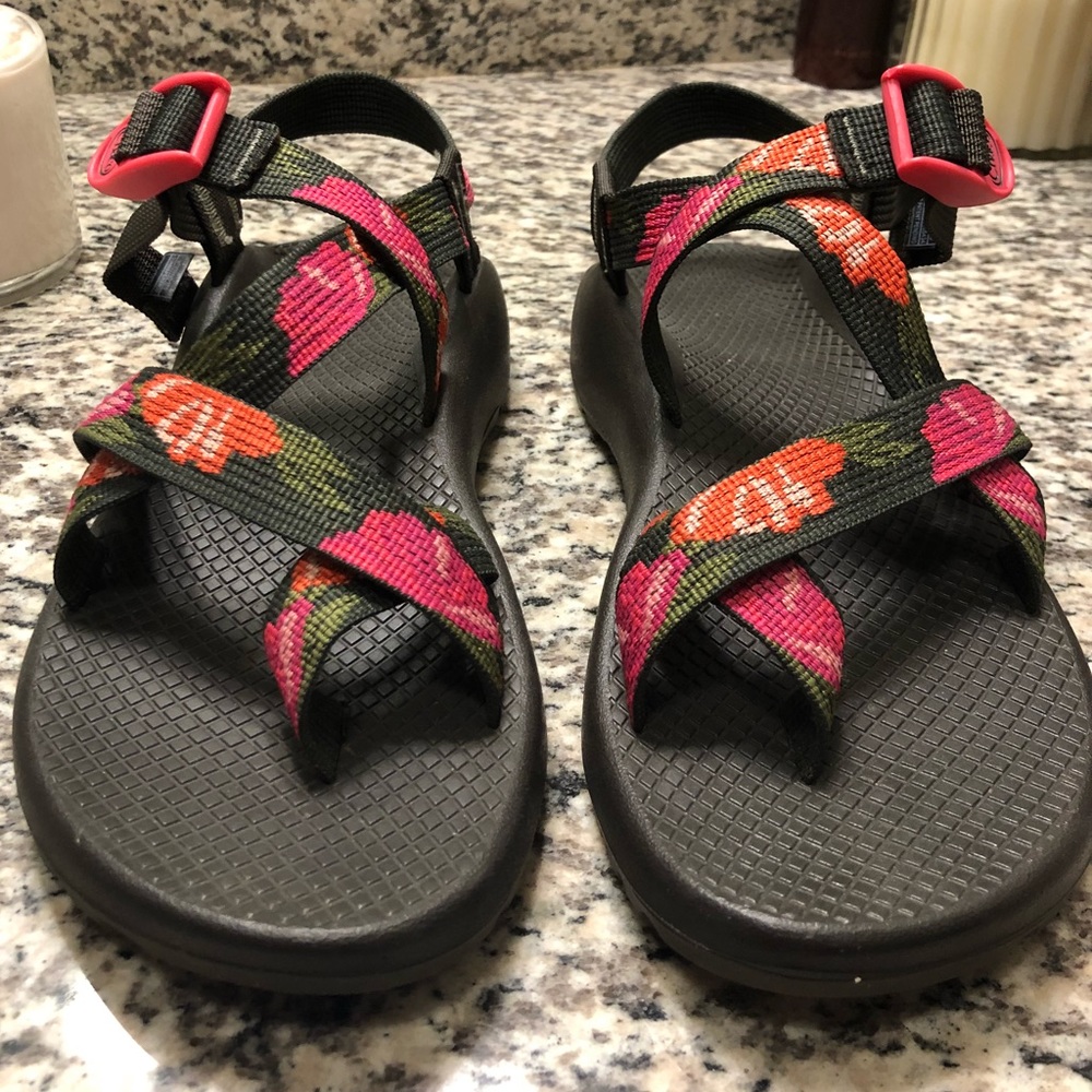 Women’s Chacos Sandal with Floral Pattern